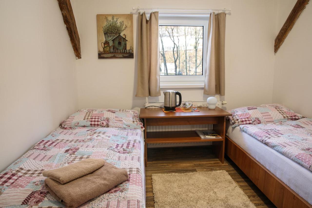 Penzion Tyra Trinec Esterno foto