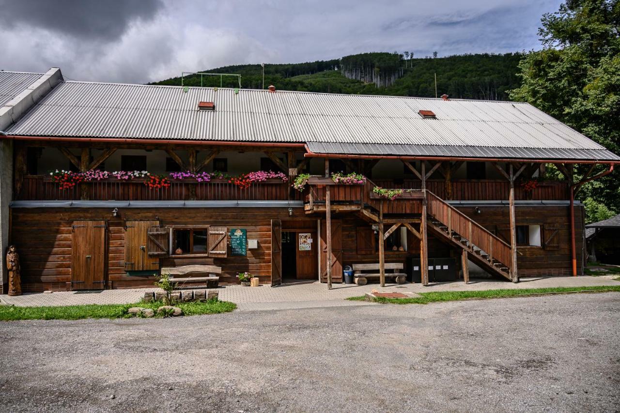 Penzion Tyra Trinec Esterno foto