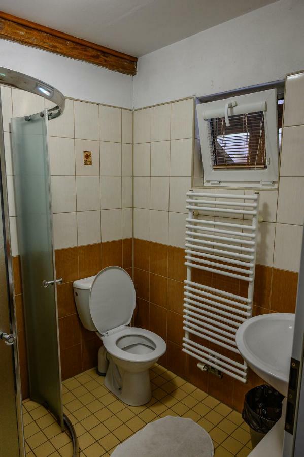 Penzion Tyra Trinec Esterno foto