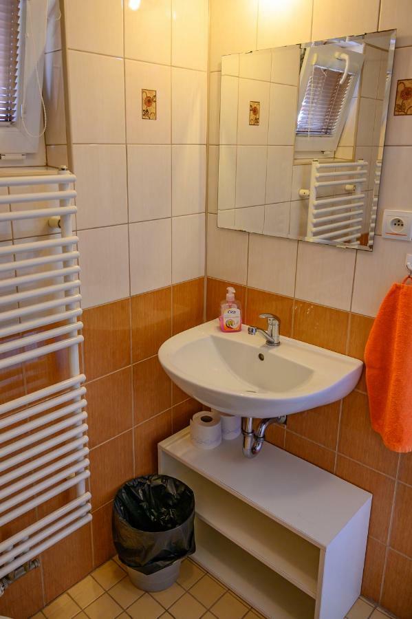 Penzion Tyra Trinec Esterno foto